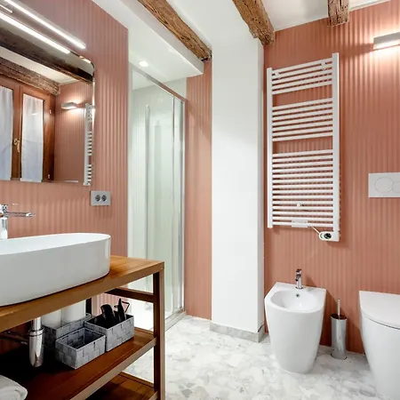 La Caorlina - Pied A Terre - Bas-relief Apartment *