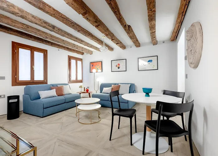 La Caorlina - Pied A Terre - Bas-relief شقة